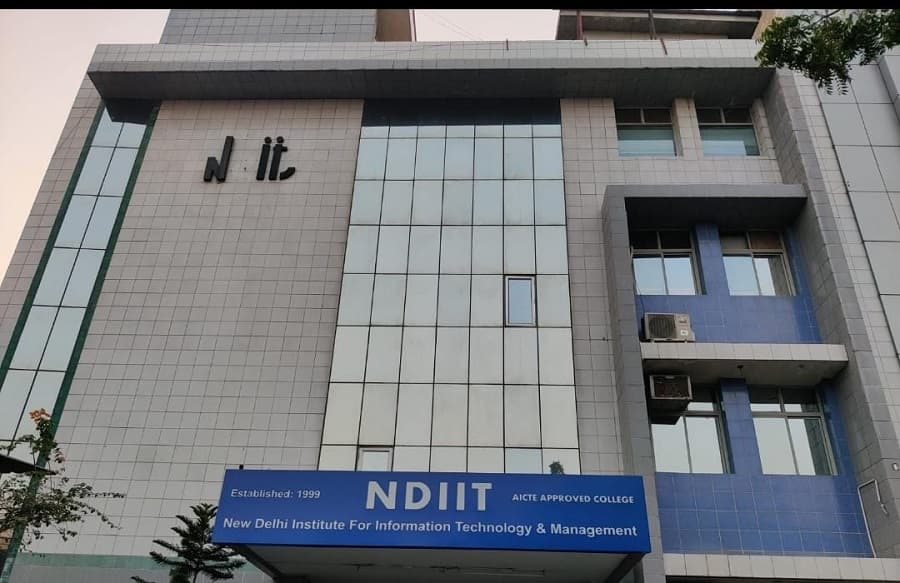 New Delhi Institute For Information Technology & Management Academic Building photo 1